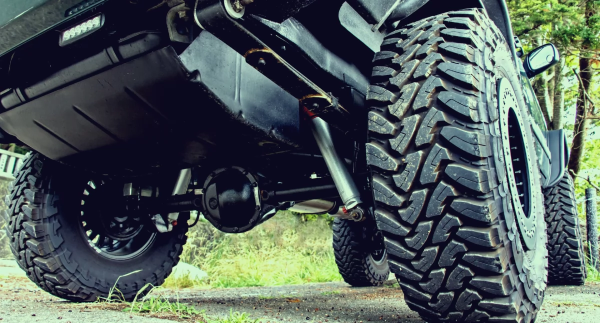 Najlepsze modyfikacje dla samochodów 4x4 na trudne trasy off-road
