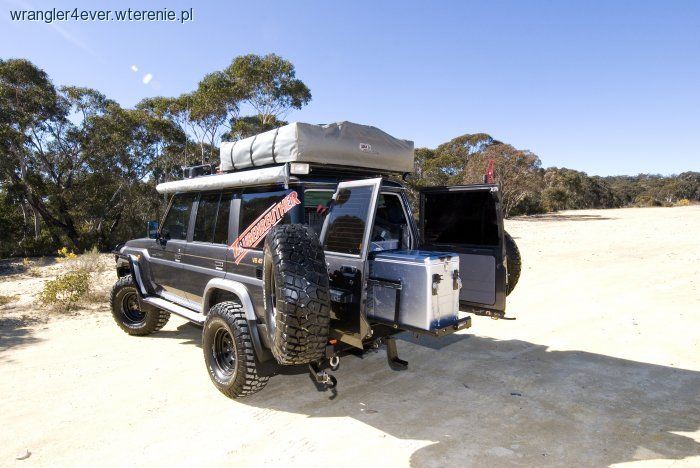 Wyprawowy Land Cruiser Asi i Michała Ginterów