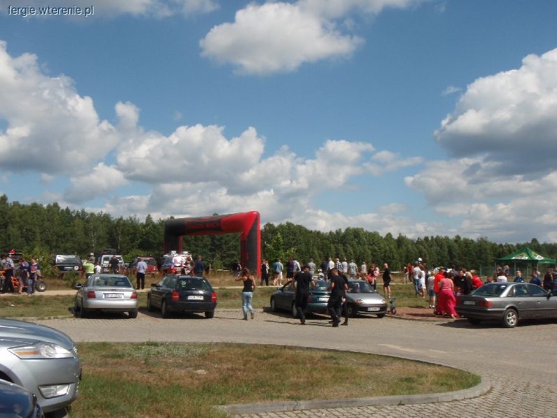 Wesoły autobus przez Wschodnie Bezdroża mknie