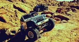 Elektronika w samochodach 4x4: jak nowoczesne technologie zmieniają off-road?