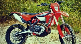 Najlepsze motocykle do rajdów off-road: Jakie modele dominują na trasach?