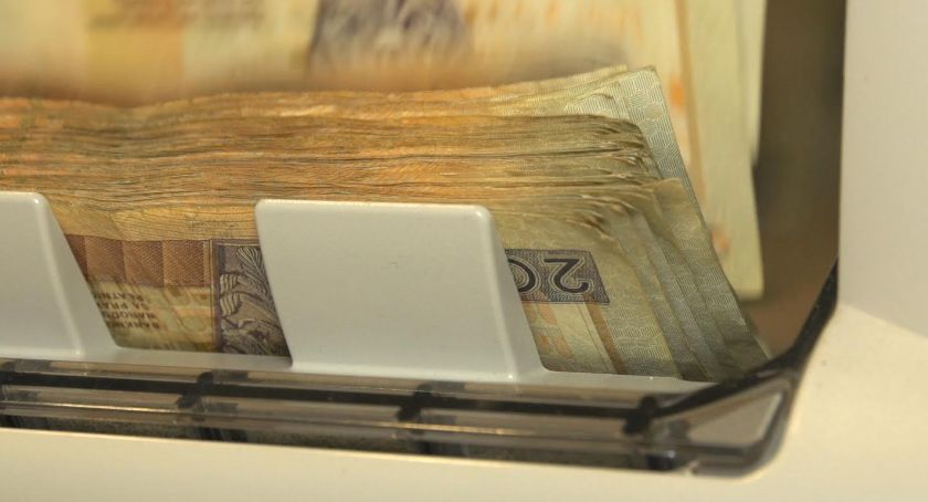Podlaskie: kilkanaście milionów postojowego, ponad 40 milionów wartości zwolnionych składek