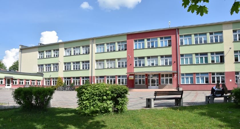 Zgoda rodziców nie jest potrzebna do tego, aby szkoła mogła korzystać z elektronicznych dzienników