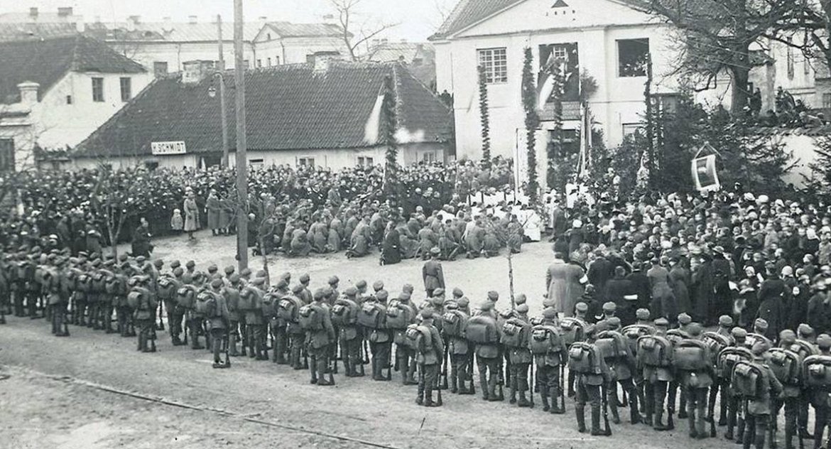 Władze Białegostoku nie odebrały pamiątkowych tablic z okazji wojny z 1920 r. Pojawiło się żenujące tłumaczenie