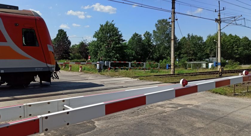 Na przejazdach kolejowych pojawili się ambasadorzy bezpieczeństwa