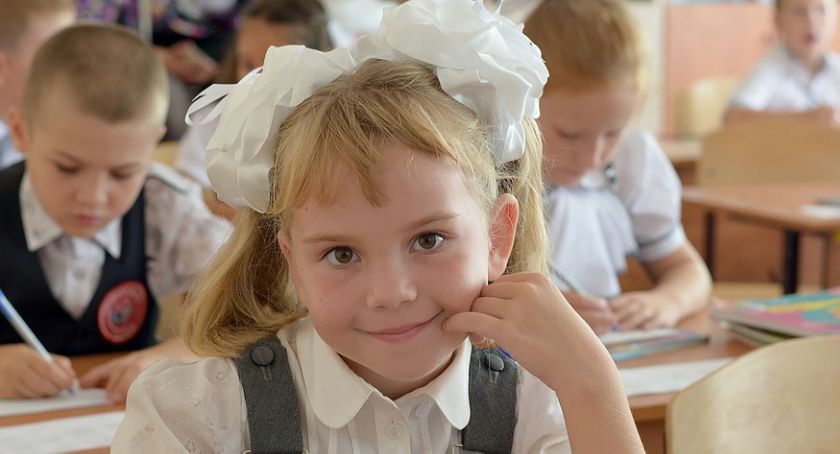 Rodzice i opiekunowie mogą już składać wnioski na świadczenia „Dobry start”