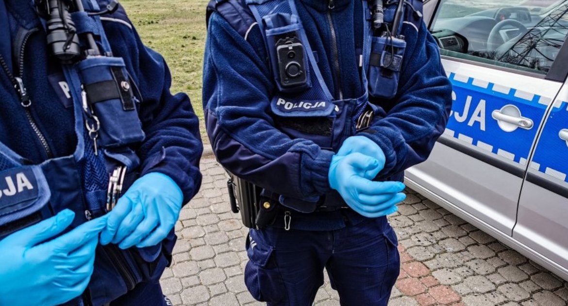Na kwarantannie mężczyzna poszedł do sklepu po rybę. Niedawno usłyszał wyrok