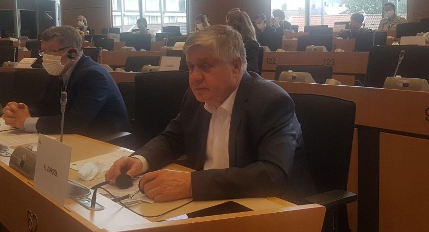 Nieuczciwe rejestrowanie znaków towarowych na rynku chińskim. Po stronie unijnych producentów staje Krzysztof Jurgiel