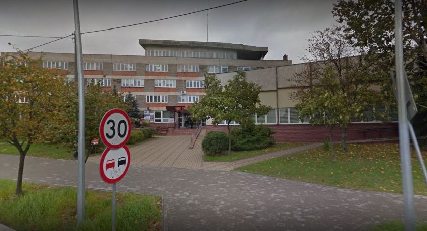 Nauczycielka z aktem oskarżenia za uprowadzenie i obcowanie płciowe z małoletnim