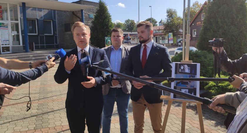 Stowarzyszenie dla Polski krytycznie o wystawie w Galerii Arsenał