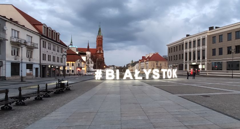 Czy uczniowie wyjadą na studia, czy zostaną w Białymstoku? Sprawdzi to Młodzieżowa Rada Miasta