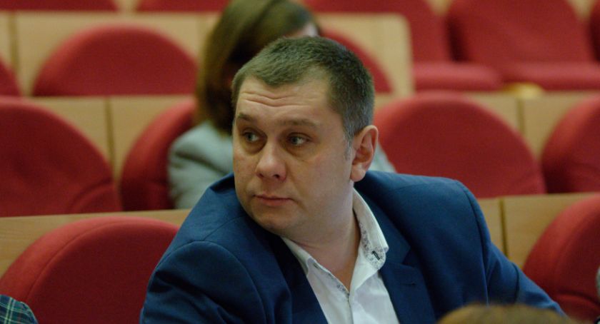 Radny Tomasz Kalinowski zakażony koronawirusem. Mówi, że ten wirus to nie żarty