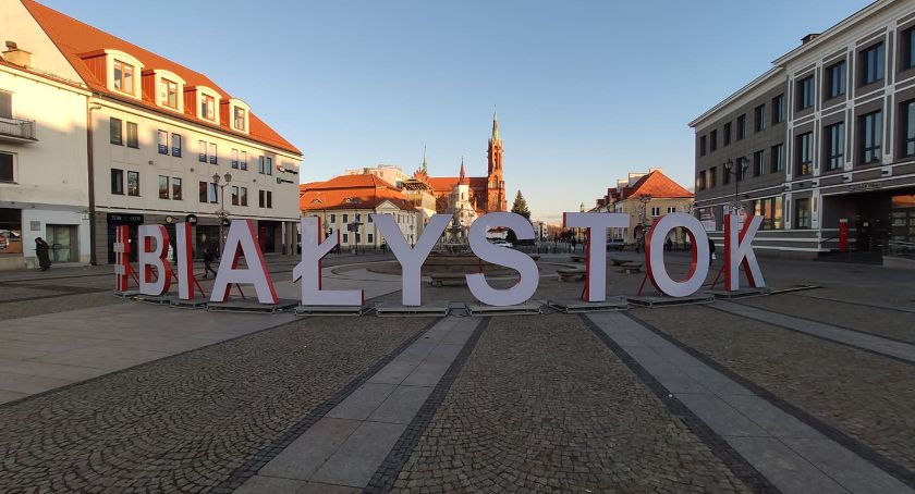 Do czerwonej strefy od soboty dołączy Białystok i jeszcze cztery powiaty