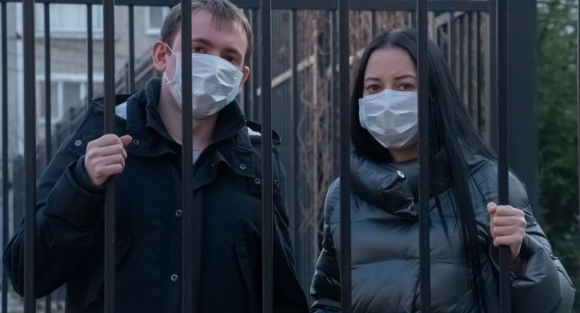 COVID-19 u większości dzieci przechodzi bezobjawowo