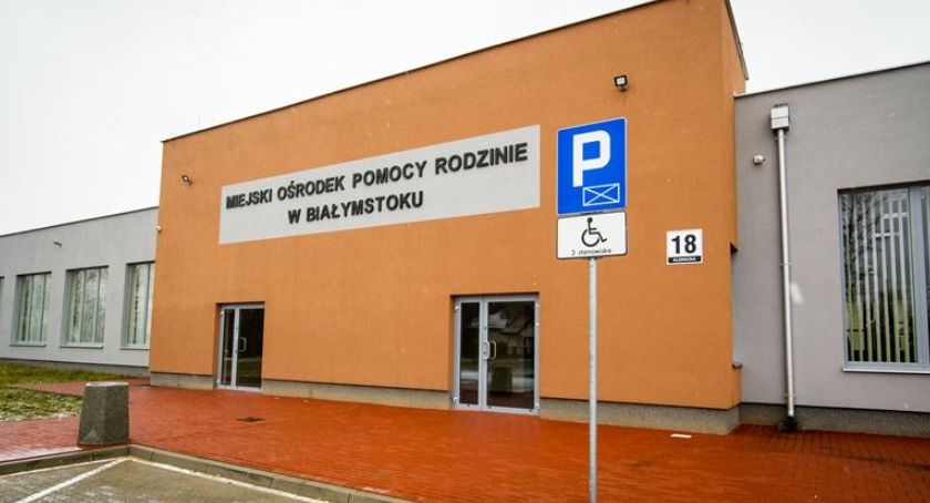 Seniorzy z Białegostoku powinni pozostać w domach. W codziennych sprawach jest zapewniona pomoc