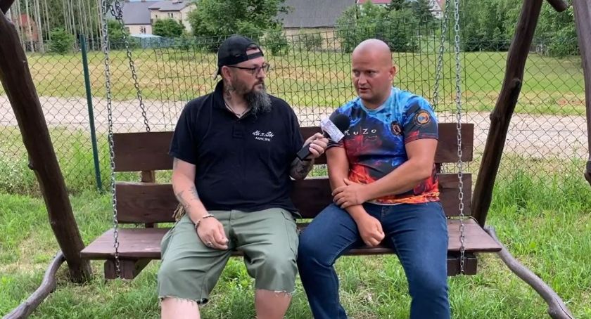KuZo czyli Paweł Gębalski: Nikt nam euro nie sypie. Klepią po plecach i mówią, że fajną robotę robicie