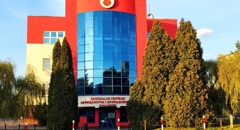 Mieszkańcy Podlasia nie pozostali bierni na apel. Zgłaszają się, by oddawać osocze. Ale wciąż jest ich za mało 