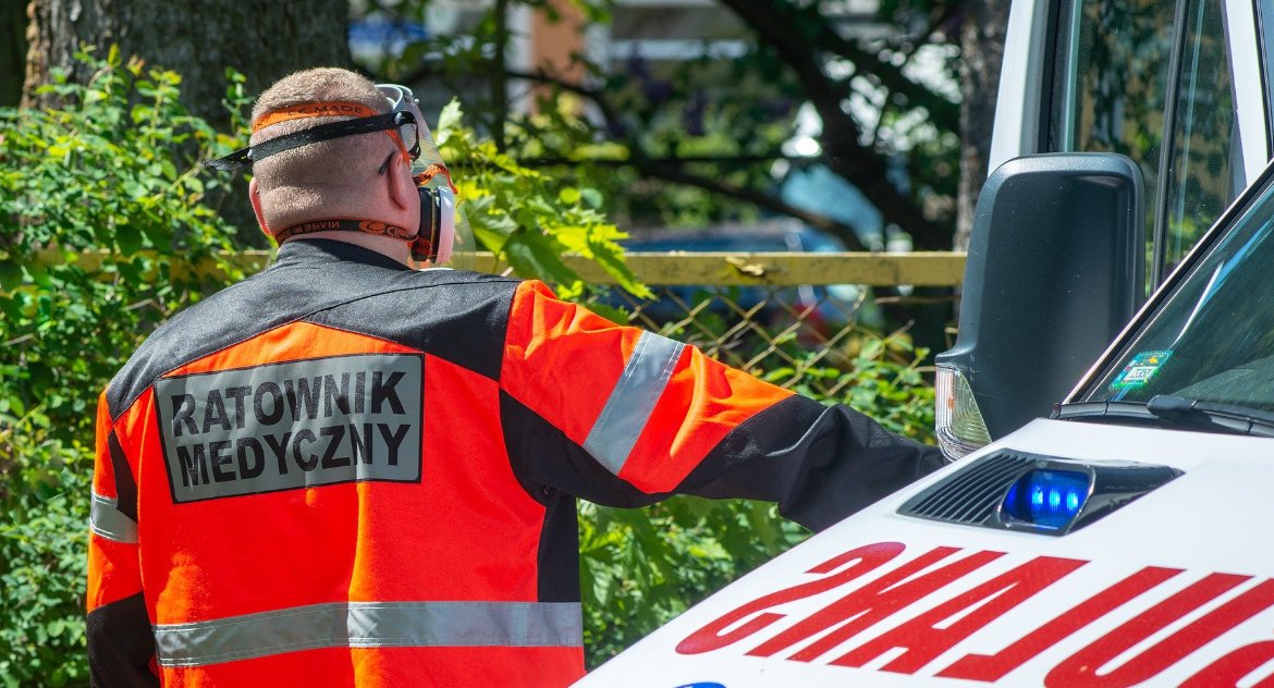 Ludzie okłamują ratowników medycznych. Za chwilę może nie być komu ratować życia