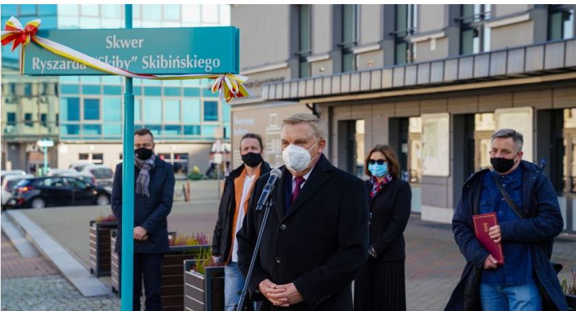 Muzyk z Kasy Chorych oficjalnie patronuje skwerowi pod BOK-iem