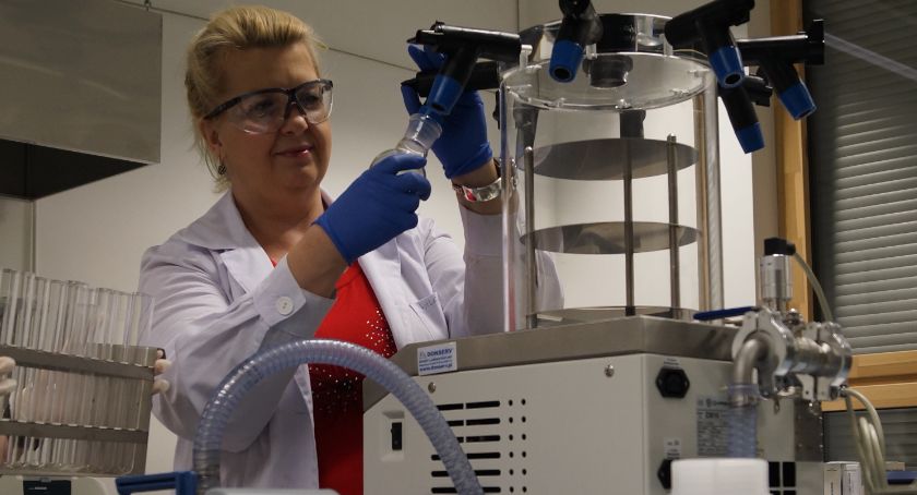Co wdychamy gdy z kominów leci dym wyjaśnia chemiczka z UwB