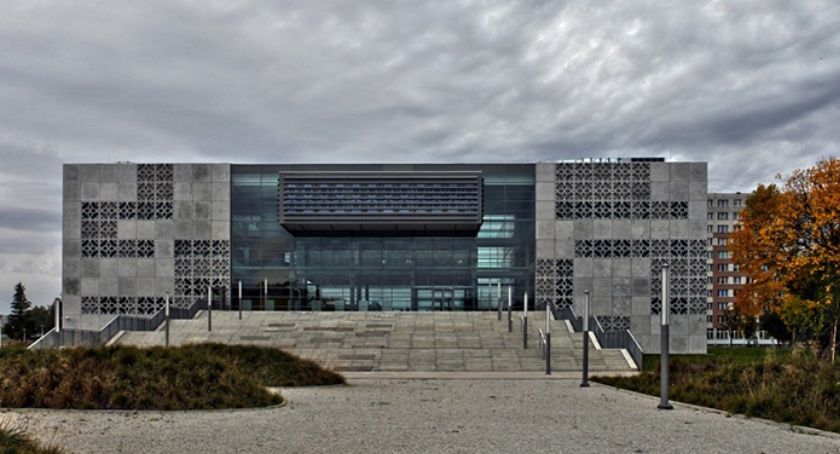 Przemysł stoczniowy pomogą rozwijać studenci Politechniki Białostockiej