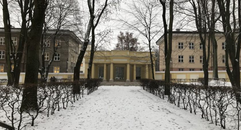 Przy Pałacu Branickich został odnowiony pawilon włoski ogrodowy