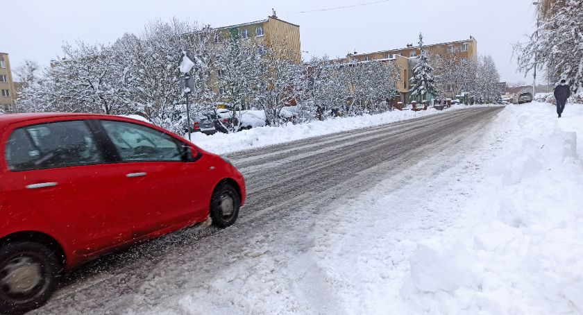 Solidnie śniegiem będzie sypać do jutra