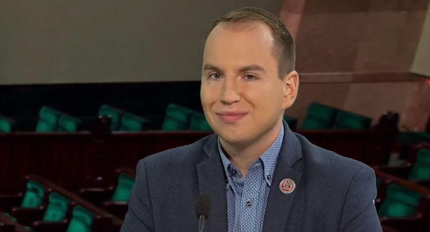 Adam Andruszkiewicz bezkonkurencyjny w mediach społecznościowych
