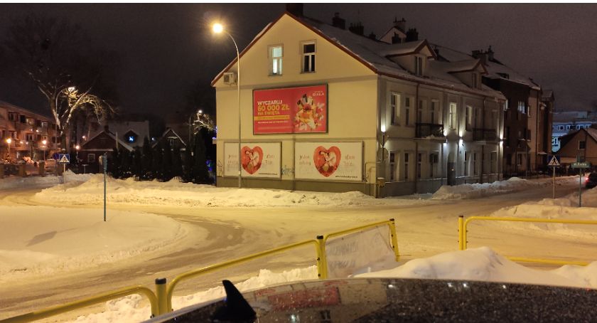 Zniszczone bilbordy odnowili działacze Stowarzyszenia dla Polski