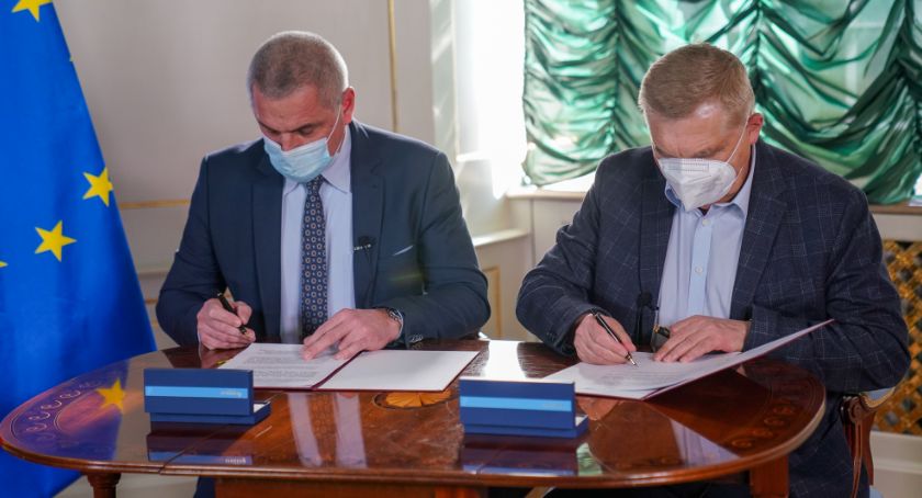 Białostoczanie kupili karetkę Pogotowiu Ratunkowemu. Będzie służyła najmłodszym