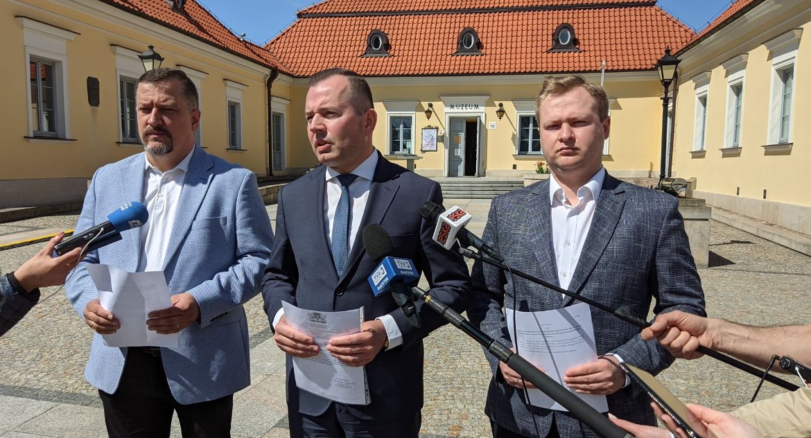 Kto stanowiskami wojuje, od stanowisk ginie. Jest apel do marszałka Senatu