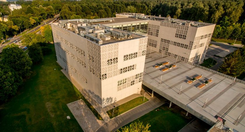 Politechnika Białostocka i Muzeum Pamięci Sybiru pomagają osobom słabosłyszącym 