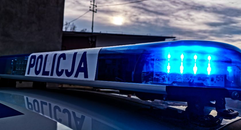 Zapomniał, że jest poszukiwany, więc sam wezwał Policję do interwencji