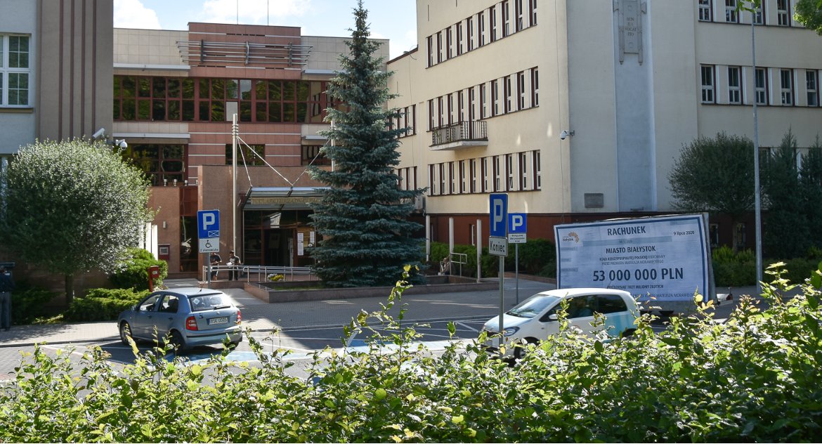 Tajemnicza historia przyczepki z Mickiewicza, która jest i nie jest pojazdem samochodowym