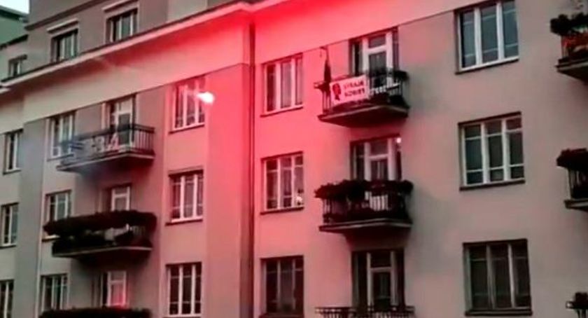 Za podpalenie racą mieszkania mężczyzna spędzi 10 miesięcy w więzieniu