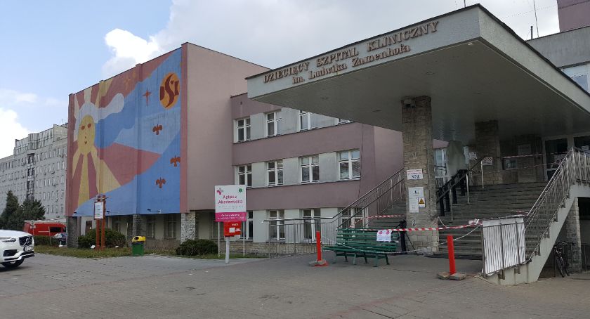 Minister zdrowia Adam Niedzielski podpisał umowę na remont szpitala UDSK