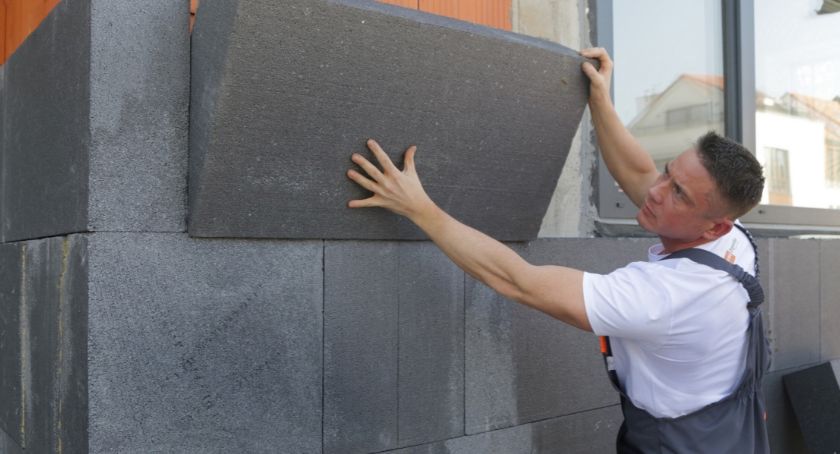 Cudzoziemcy wracają do Polski. Pracuje ich u nas coraz więcej