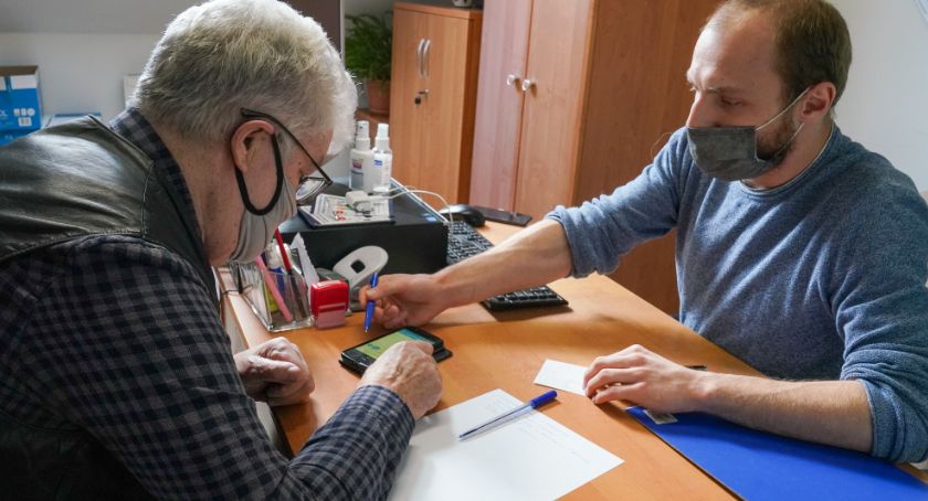 Seniorzy z Białegostoku będą mogli nauczyć się przydatnych rzeczy