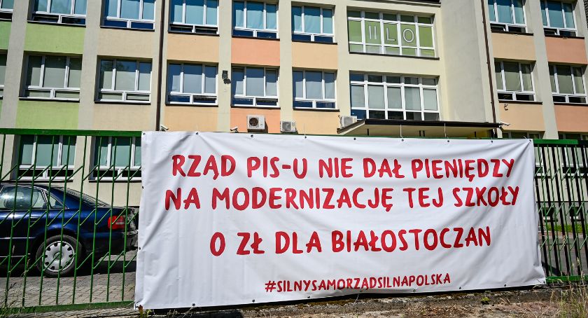 Radny Klimaszewski powołując się na zasady moralne apeluje do prezydenta Białegostoku w sprawie politycznych banerów