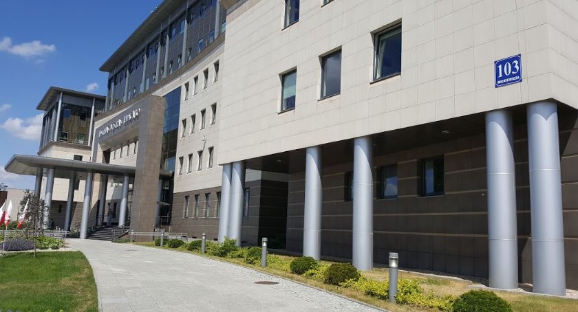 Mężczyzna, który uprowadził żonę i córkę usłyszał wyrok 3 lat więzienia i zakaz zbliżania się do pokrzywdzonych 