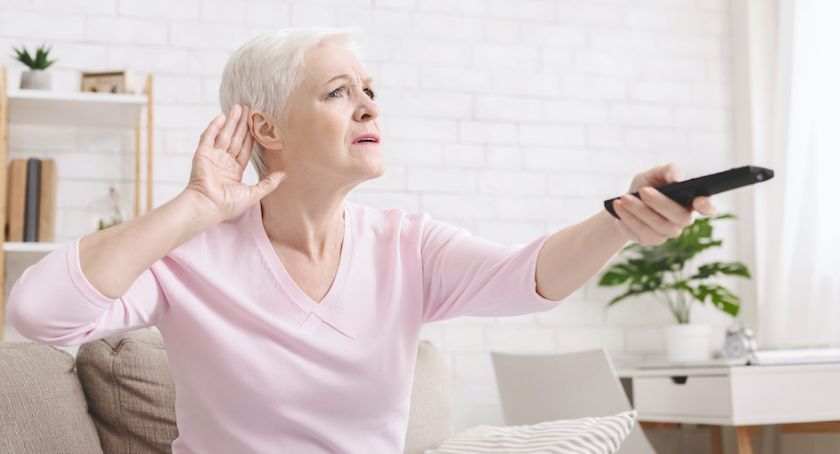 Seniorzy z Podlasia niechętnie badają słuch