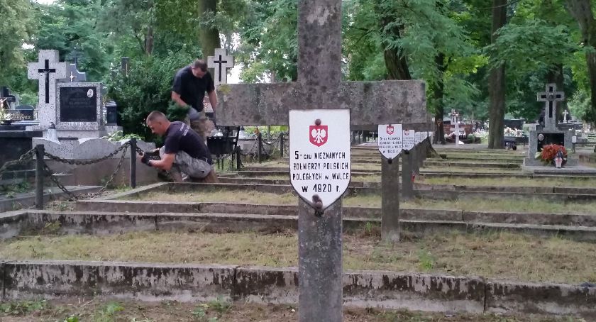 Grupa Wschód rusza sprzątać groby polskich żołnierzy