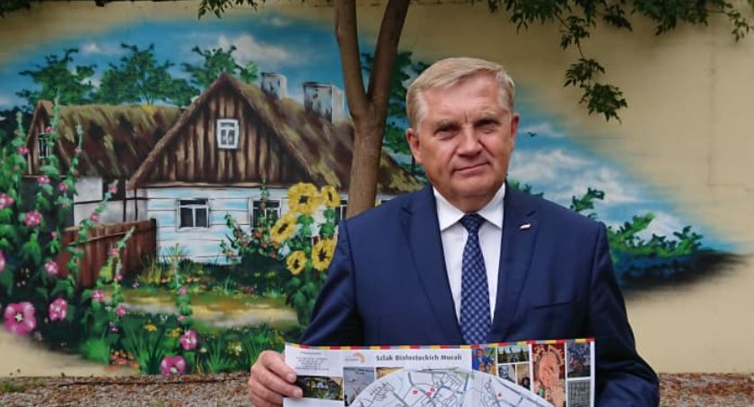 Tadeusz Truskolaski chce ściągać uchodźców z Afganistanu do Białegostoku