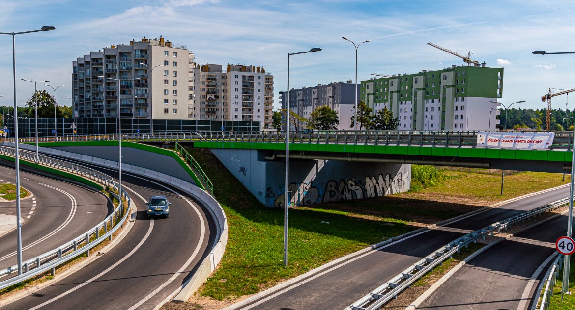 Trasa Niepodległości połączyła osiedla. A niezmotoryzowani mieszkańcy tych osiedli nadal są niepołączeni