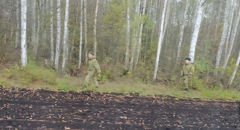 Po stronie białoruskiej w pasie granicznym pojawili się snajperzy z bronią
