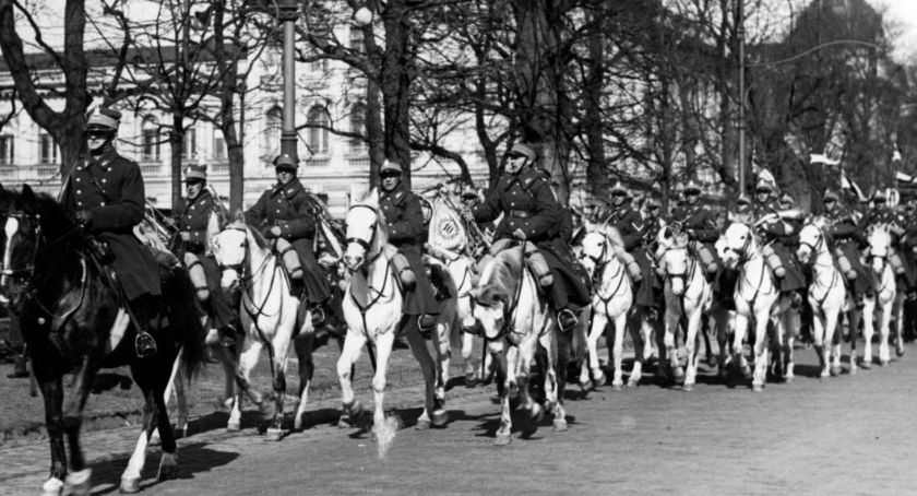 Radni Koalicji Obywatelskiej mają wątpliwości czy dwa pułki nierozerwalnie związane z historią Białegostoku nadają się na patronów