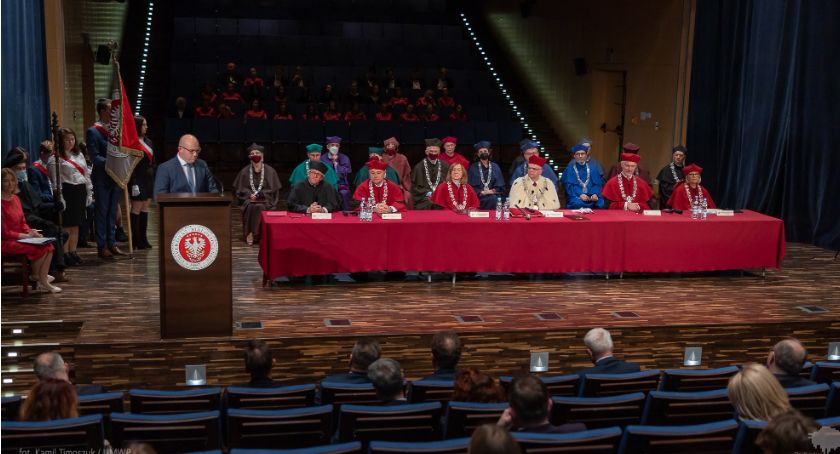 Prawie 9 tys. studentów rozpoczęło naukę na Uniwersytecie w Białymstoku