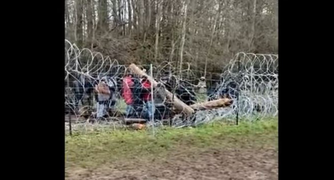 Umierająca od dwóch miesięcy pani Gul forsowała granicę z Polską. Fundacja Ocalenie razem z OKO Press drwią z logiki