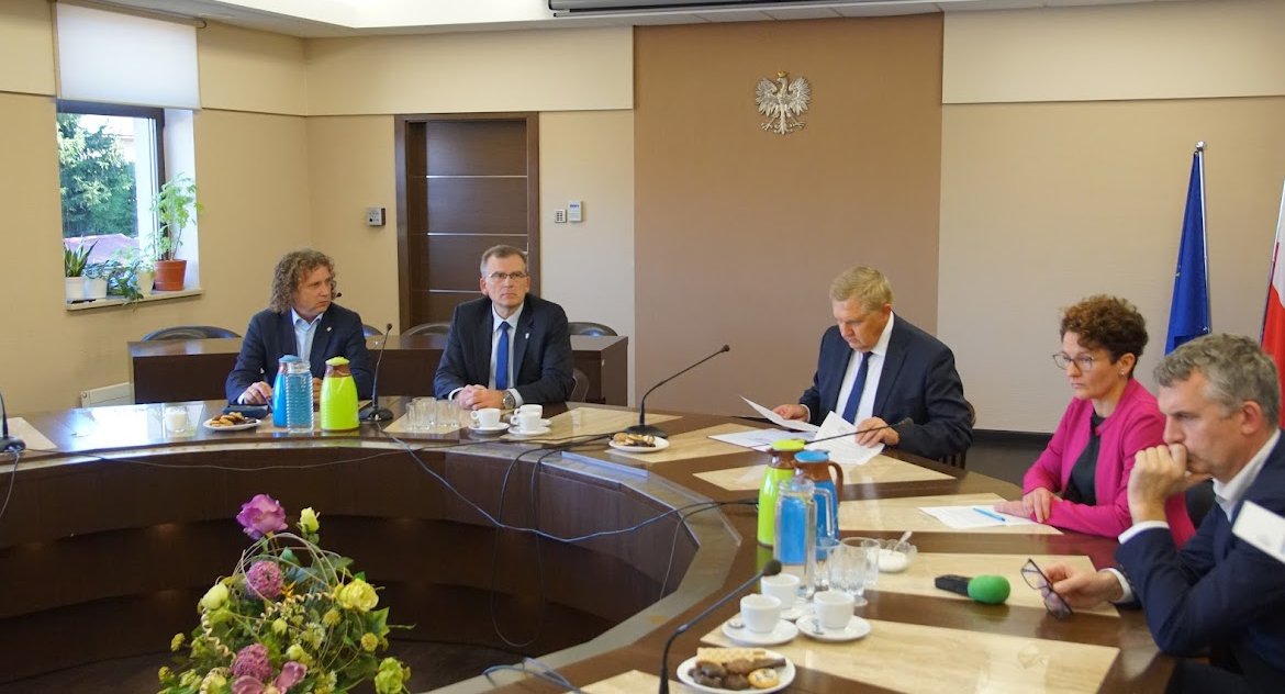 Kilku samorządowców pojechało do Michałowa pomagać uchodźcom. Nie znaleźli ani jednego