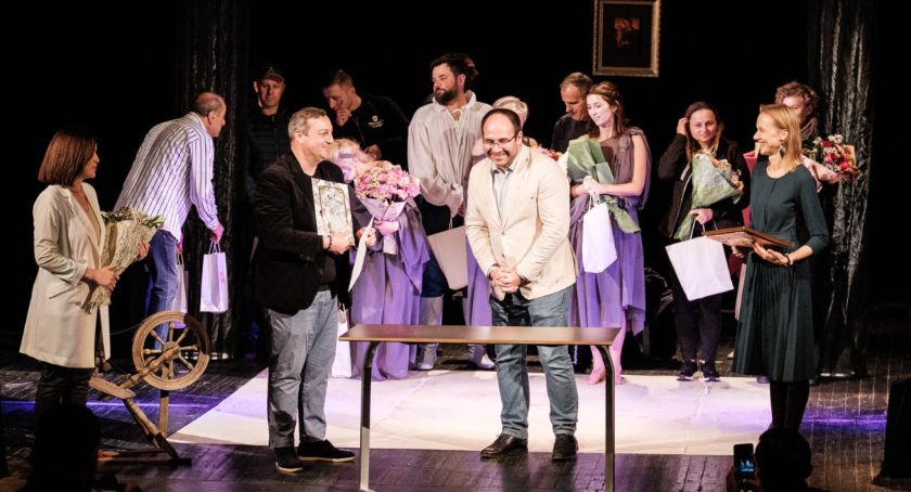 Ciepłe przyjęcie Teatru Dramatycznego w Gruzji